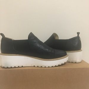 DKNY Platform leather dress shoes